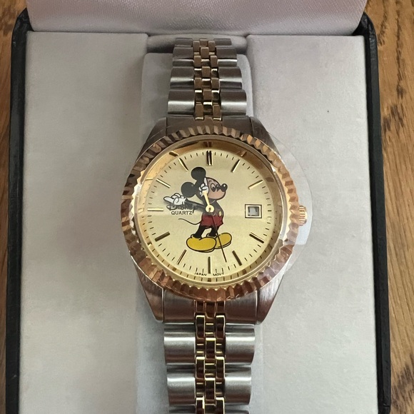 Never been used Mickey Mouse Time Works watch - Picture 2 of 6